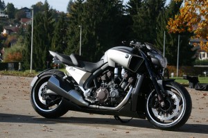 1991 Yamaha VMAX by Ludovic Lazareth_6