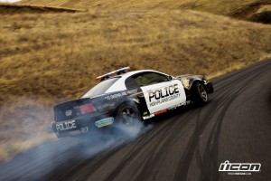 Triumph Speed Triple vs Ford Mustang Cobra (Video)_2