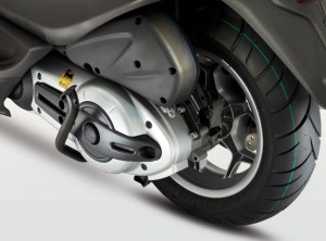 2012 Piaggio X10 Maxi-Scooter_2