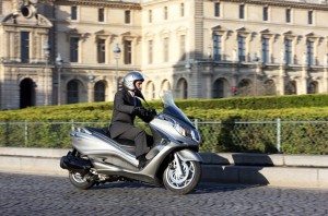 2012 Piaggio X10 Maxi-Scooter_6