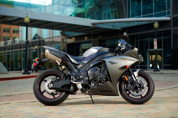 2013 Yamaha YZF-R1_4