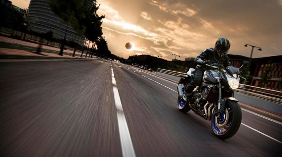 2013 Yamaha FZ8_14