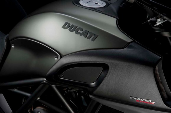 2013 Ducati Diavel Strada_5