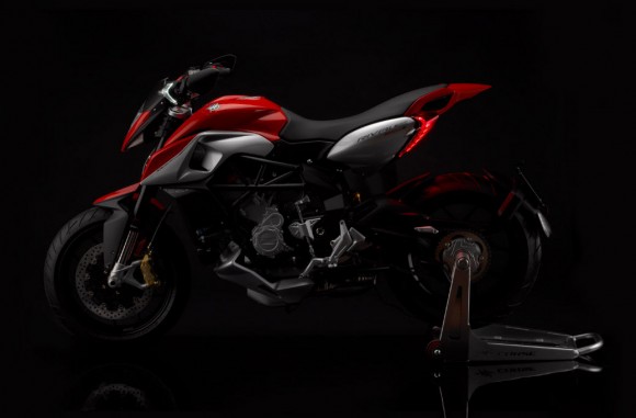 2013 MV Agusta Rivale 800_1