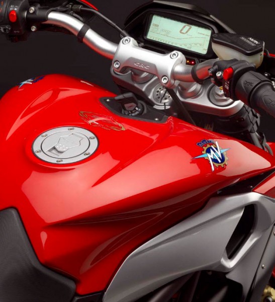 2013 MV Agusta Rivale 800_12