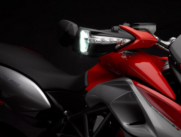 2013 MV Agusta Rivale 800_4