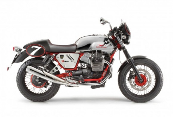 2013 Italian V-twin Moto Guzzi V7 Racer_1
