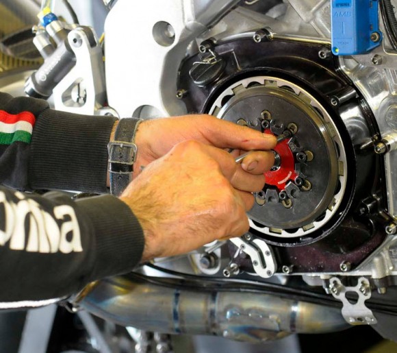 Aprilia 2013 WSBK Campaign_25