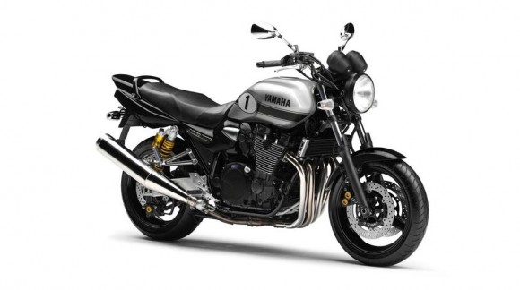 2013 Yamaha XJR 1300 Black Metallic Silver