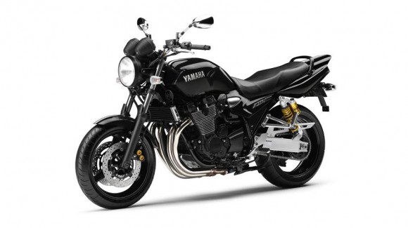 2013 Yamaha XJR 1300 Black_3