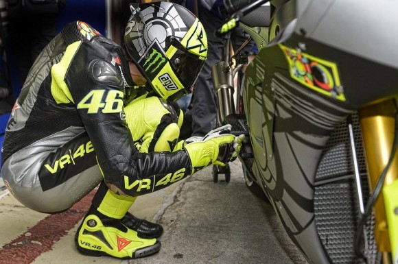 AGV Valentino Rossi Winter Test Limited Edition Helmet_8
