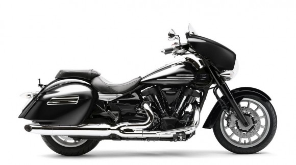 2013 Yamaha XV1900A Midnight Star Casual Full Dress_3