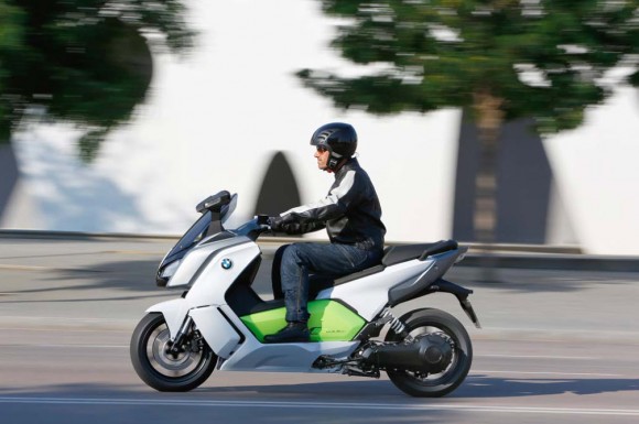2014 BMW C evolution Electric Scooter In Action_1