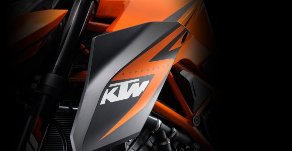 2014 KTM 1290 Super Duke R Ergonomics