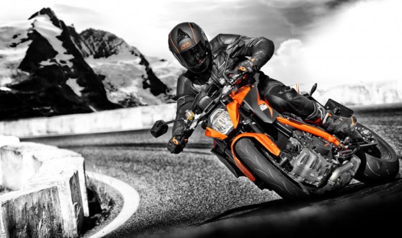 2014 KTM 1290 Super Duke R Official Pics and Specs_1