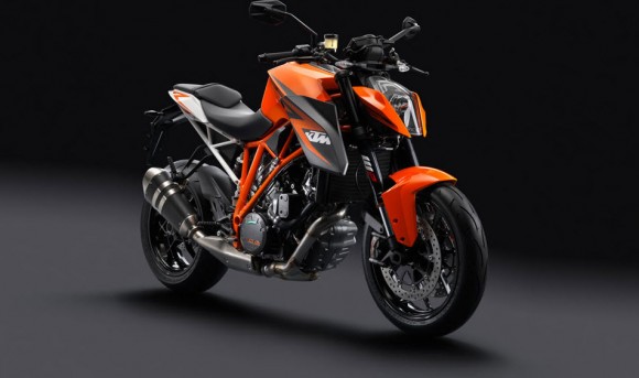 2014 KTM 1290 Super Duke R_3