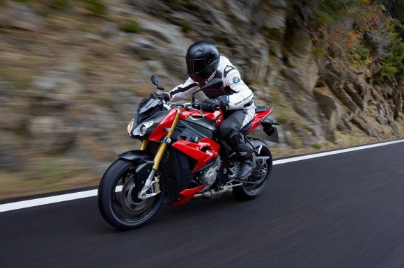 2014 BMW S1000R In Action