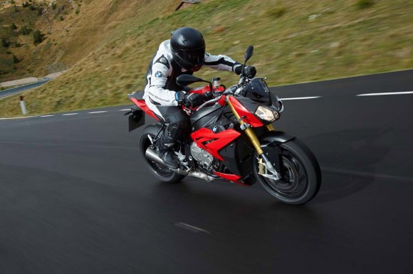 2014 BMW S1000R In Action_3