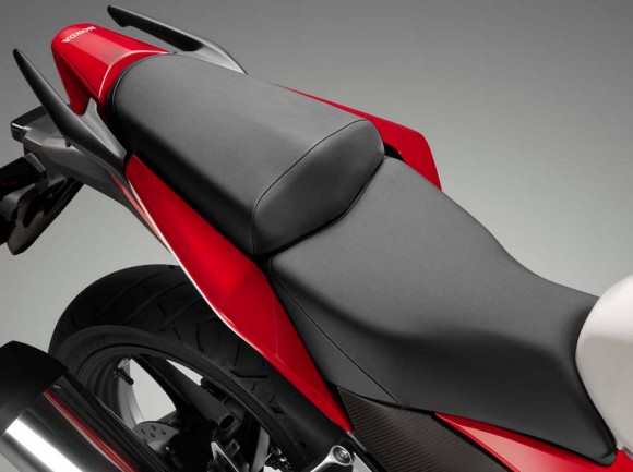 2014 Honda CBR300R Seat