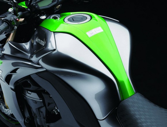 2014 Kawasaki Z1000 Fuel Tank