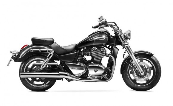 2014 Triumph Thunderbird Commander Black_1