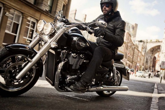 2014 Triumph Thunderbird Commander_2