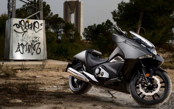 2015 Honda NM4 Vultus Unveiled at ComicCon London_3