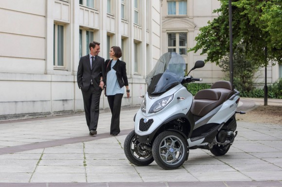 2015 Piaggio MP3 500 Official Pictures_1
