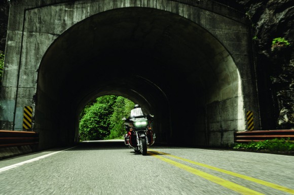 2015 Harley-Davidson CVO Road Glide Ultra_1