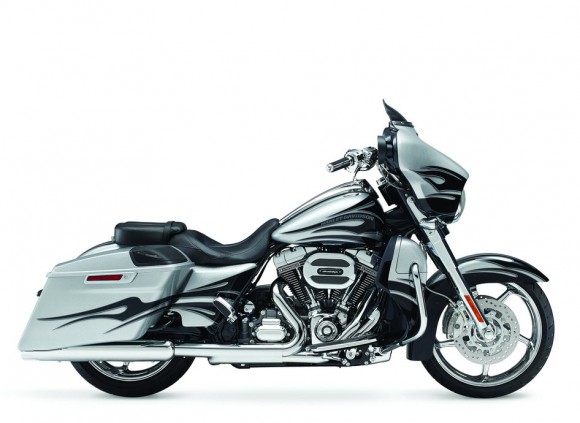 2015 Harley-Davidson CVO Street Glide_12