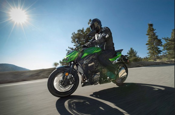2015 Kawasaki Z1000 ABS In Action_3