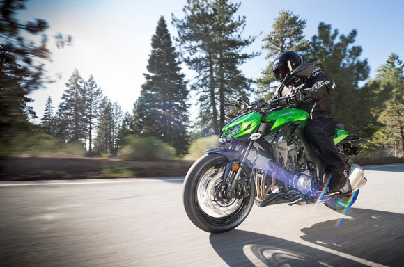 2015 Kawasaki Z1000 ABS In Action_7