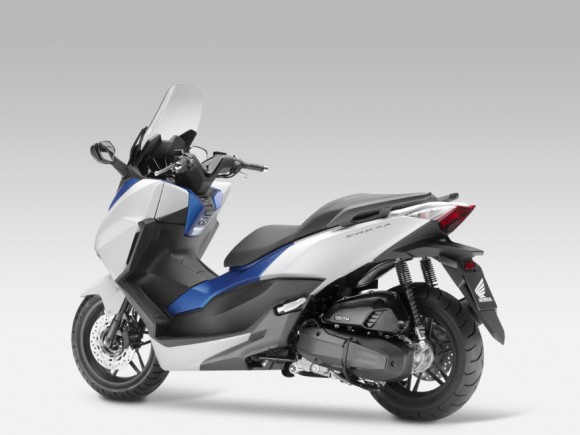 2015 Honda Forza 125 Matt Pearl Cool White with Blue_3