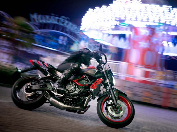 2015 Yamaha MT-07 Moto Cage Stunt Action
