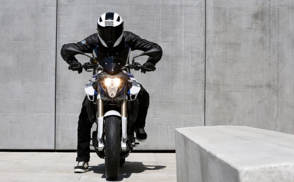 2015 BMW F800R In Action_11