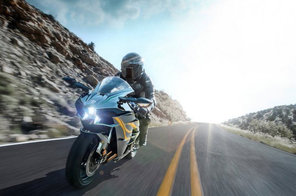 2015 Kawasaki Ninja H2 in Action_4