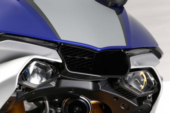 2015 Yamaha YZF-R1 Detail_1
