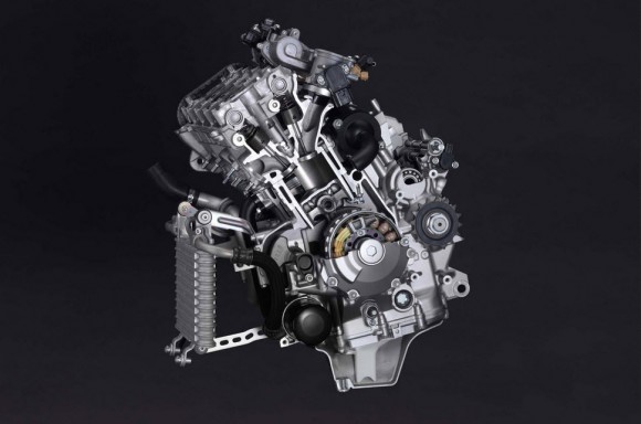 2015 Yamaha YZF-R1 Engine_1