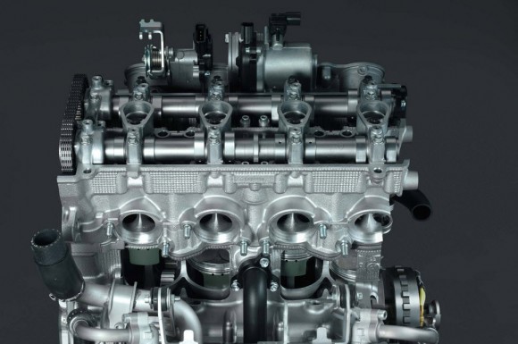 2015 Yamaha YZF-R1 Engine_4
