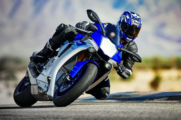 2015 Yamaha YZF-R1 in Action