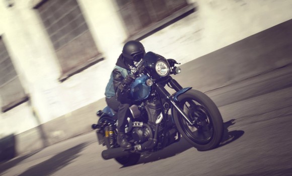 2015 Yamaha XV950 Racer in Action_1