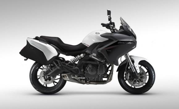 2015 Benelli BN 600GT White