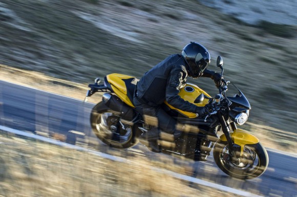 2015 Triumph Speed 94 R Racing Yellow_4