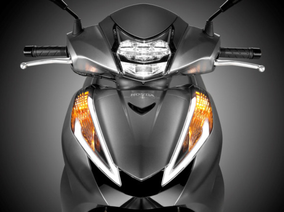 2015 Honda SH300i Front