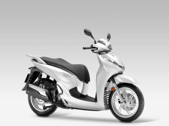 2015 Honda SH300i Pearl Cool White
