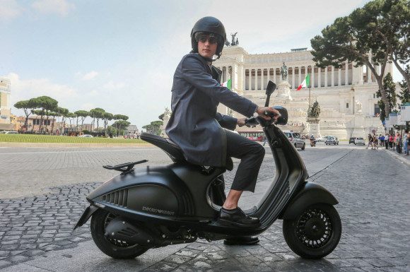 Vespa 946 Emporio Armani Luxurious Scooter on The Road_1