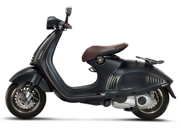 Vespa 946 Emporio Armani Luxurious Scooter_1
