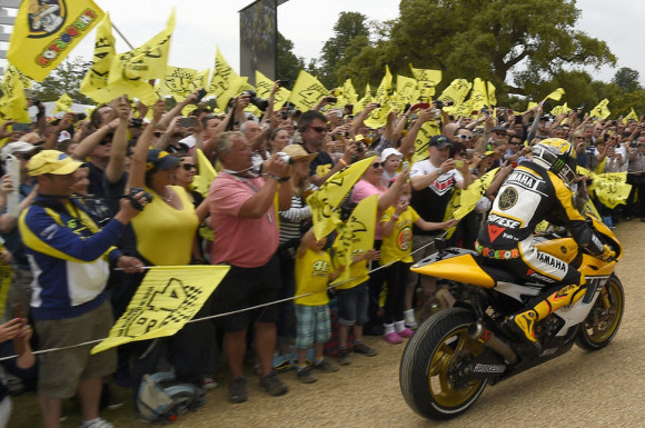 Rossi Attends the 2015 Goodwood Festival of Speed with Yellow-Black Yamaha YZR M1_3