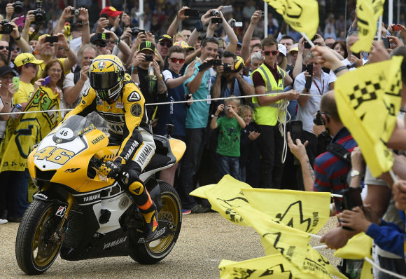 Rossi Attends the 2015 Goodwood Festival of Speed with Yellow-Black Yamaha YZR M1_7