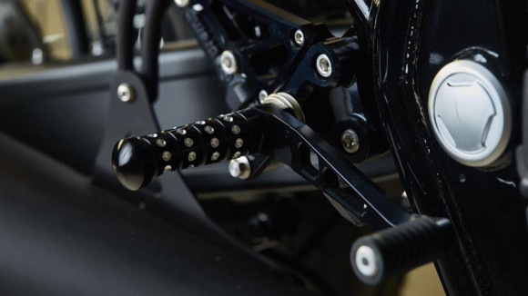 Yamaha Yard Built XJR1300 Cafe Racer by Iron Heart Foot Pegs_1